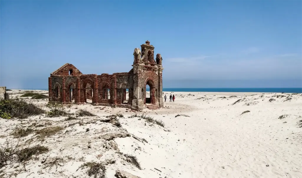 dhanuskodi ruins