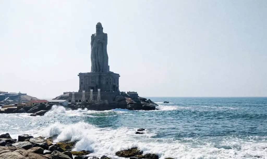 thiruvalluvar statue