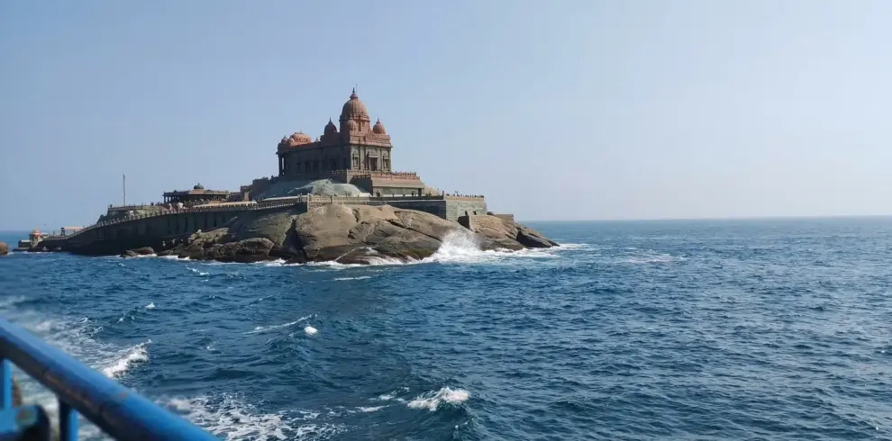 vivekanand rock memorial coastal